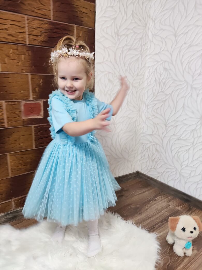 Kleita "Mākonītis" 