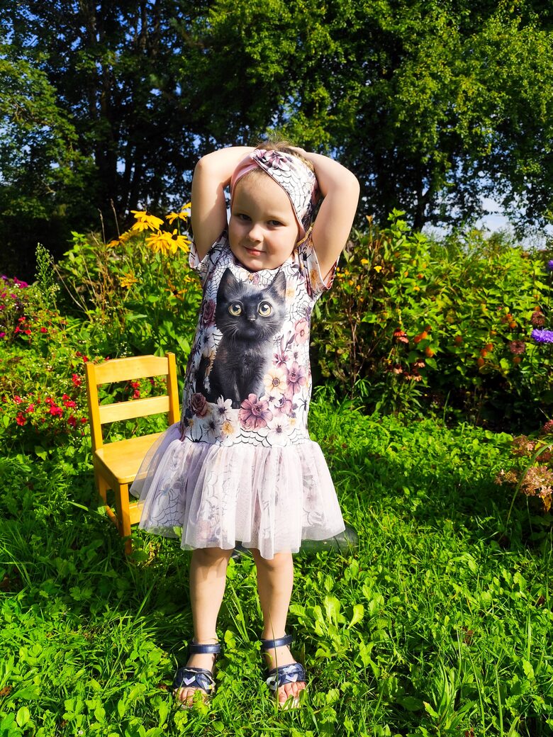 Kleita ”Melns kaķēns” 