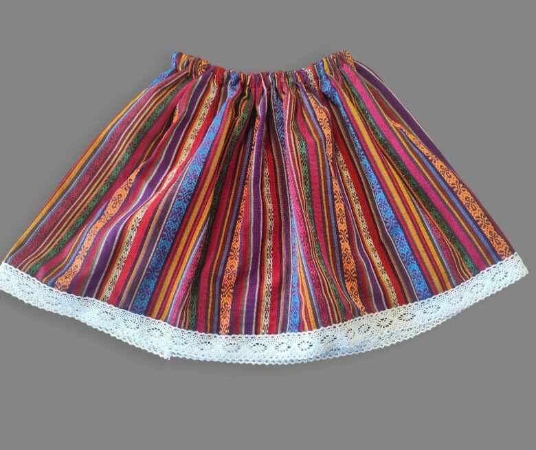 Svārciņi"Tautiskie" sarkani