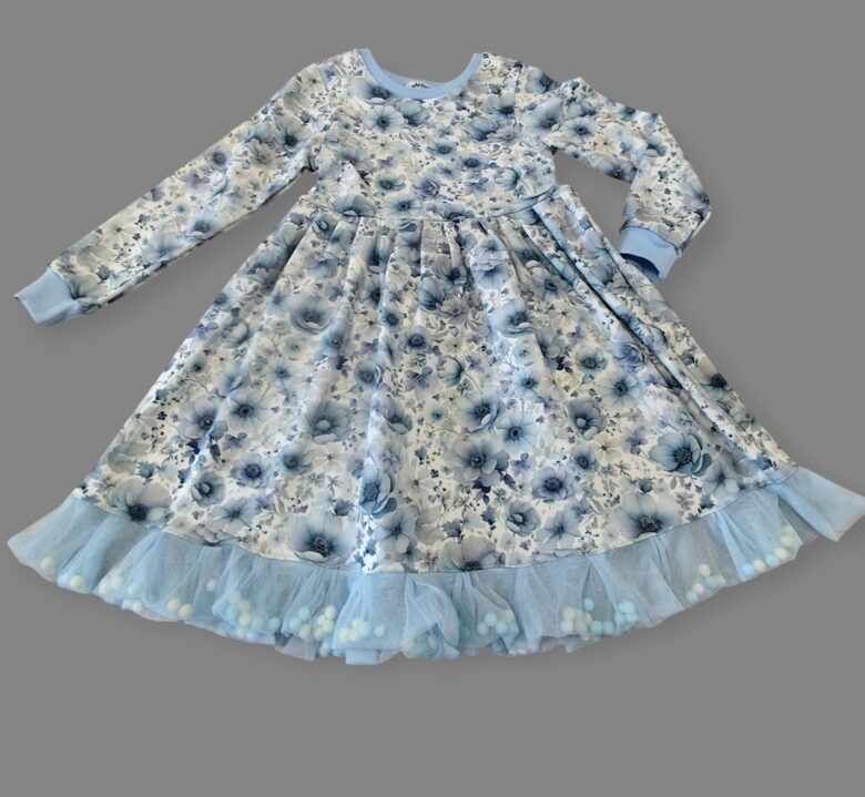 Kleita  "Zilie ziediņi" ar bumbiņām