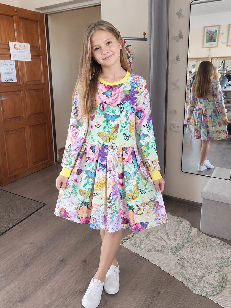 Kleita  "Taureņu dārzs"