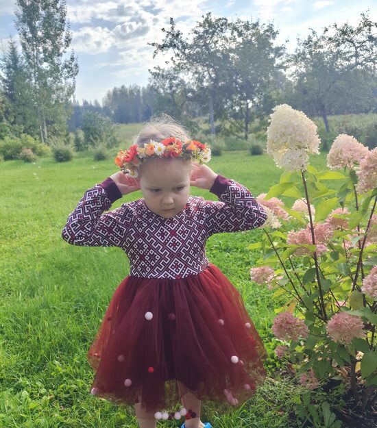 Kleita ”Latviskā” kuplā bumbiņkleita