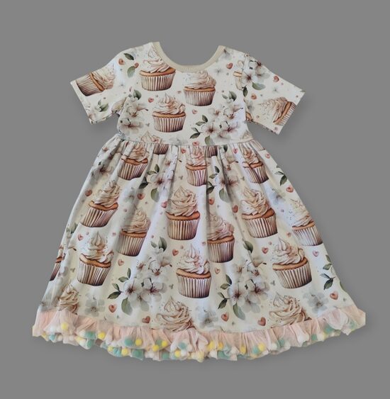 Kleita "Keksiņi" ar krāsainam bumbiņām