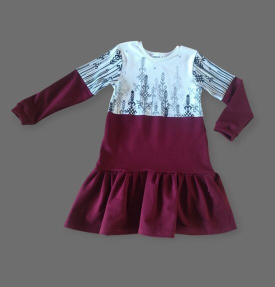 Kleita Latviskā ”Ziemeļvējš” 122 izm.