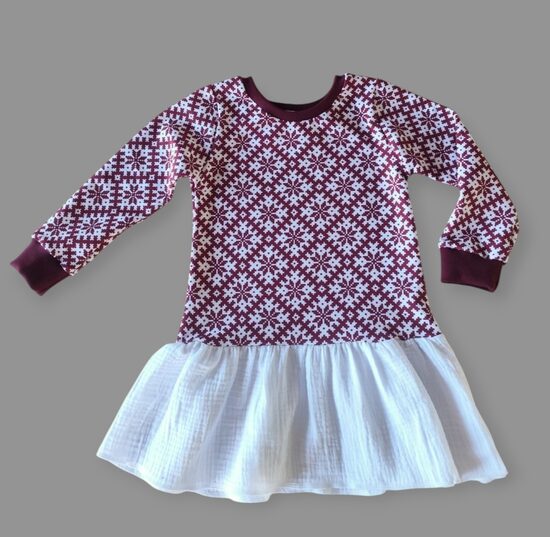 Kleita "Auseklītis " ar muslīna volāniņu 92 izm.