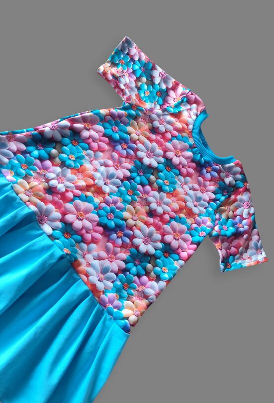 Kleita  "Krāsainās puķes" 