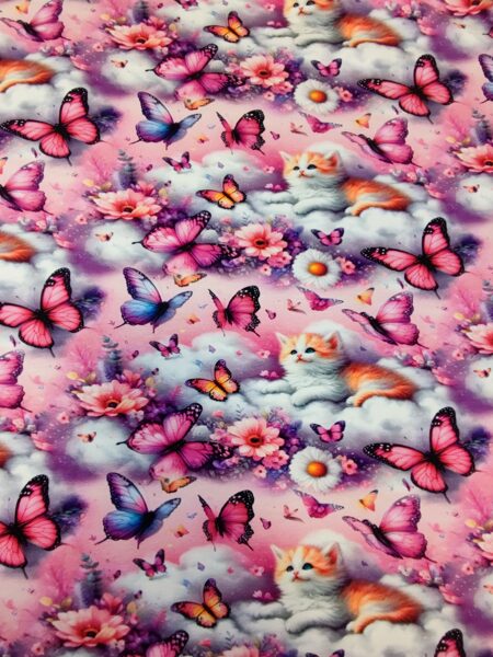 " Kaķēns taureņos"